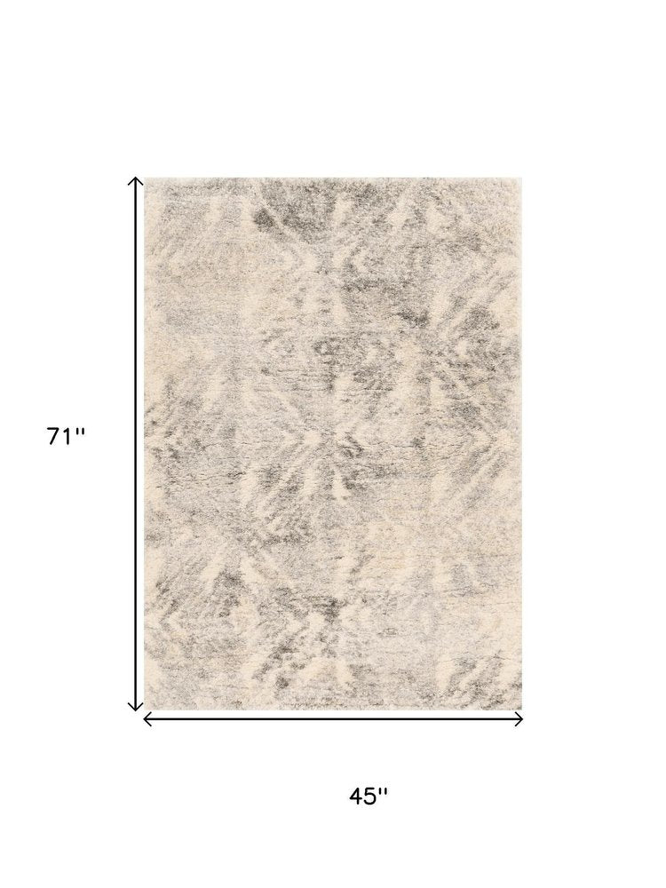4' X 6' Gray And Ivory Diamond Area Rug