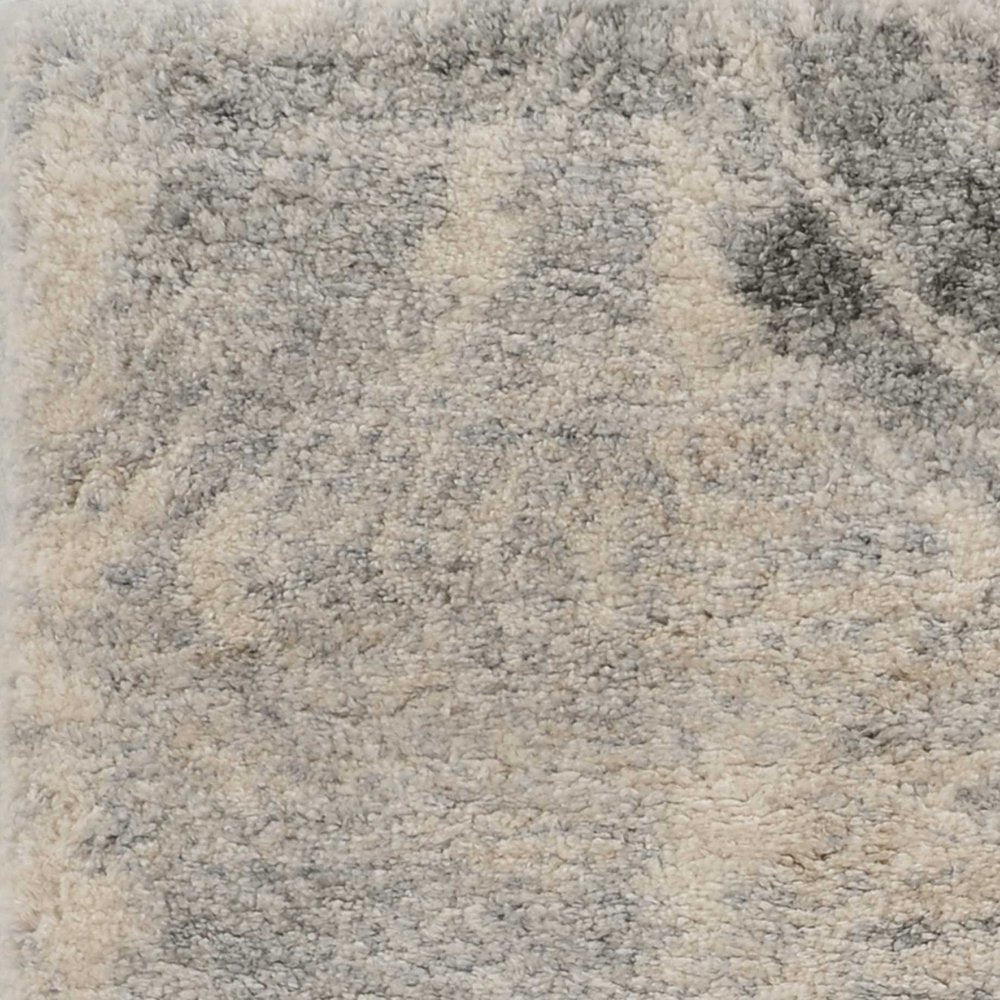 4' X 6' Gray And Ivory Diamond Area Rug