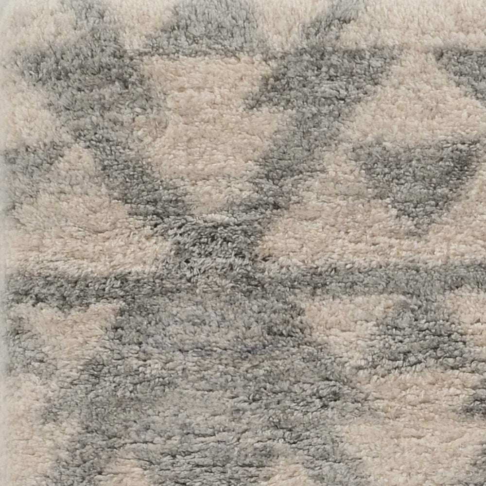 4' X 6' Ivory And Gray Geometric Distressed Area Rug