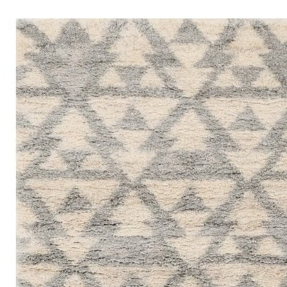 8' X 10' Ivory And Gray Geometric Area Rug