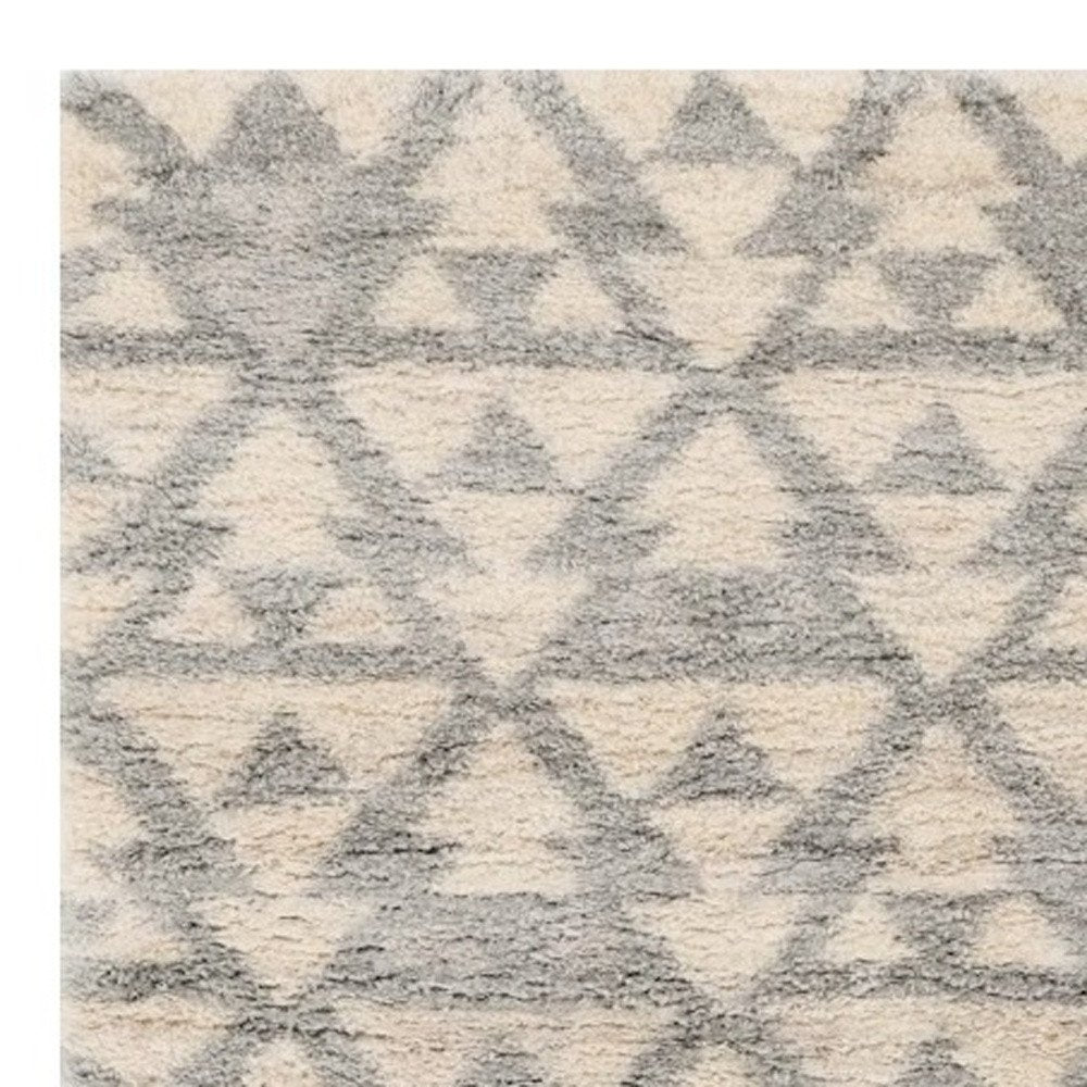 4' X 6' Ivory And Gray Geometric Distressed Area Rug