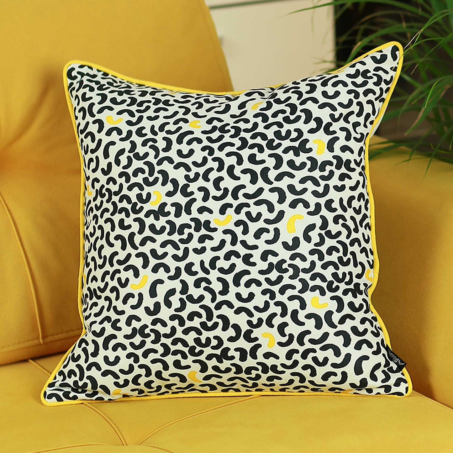 18"X18" Memphis Printed Decorative Throw Pillow Cover Pillowcase