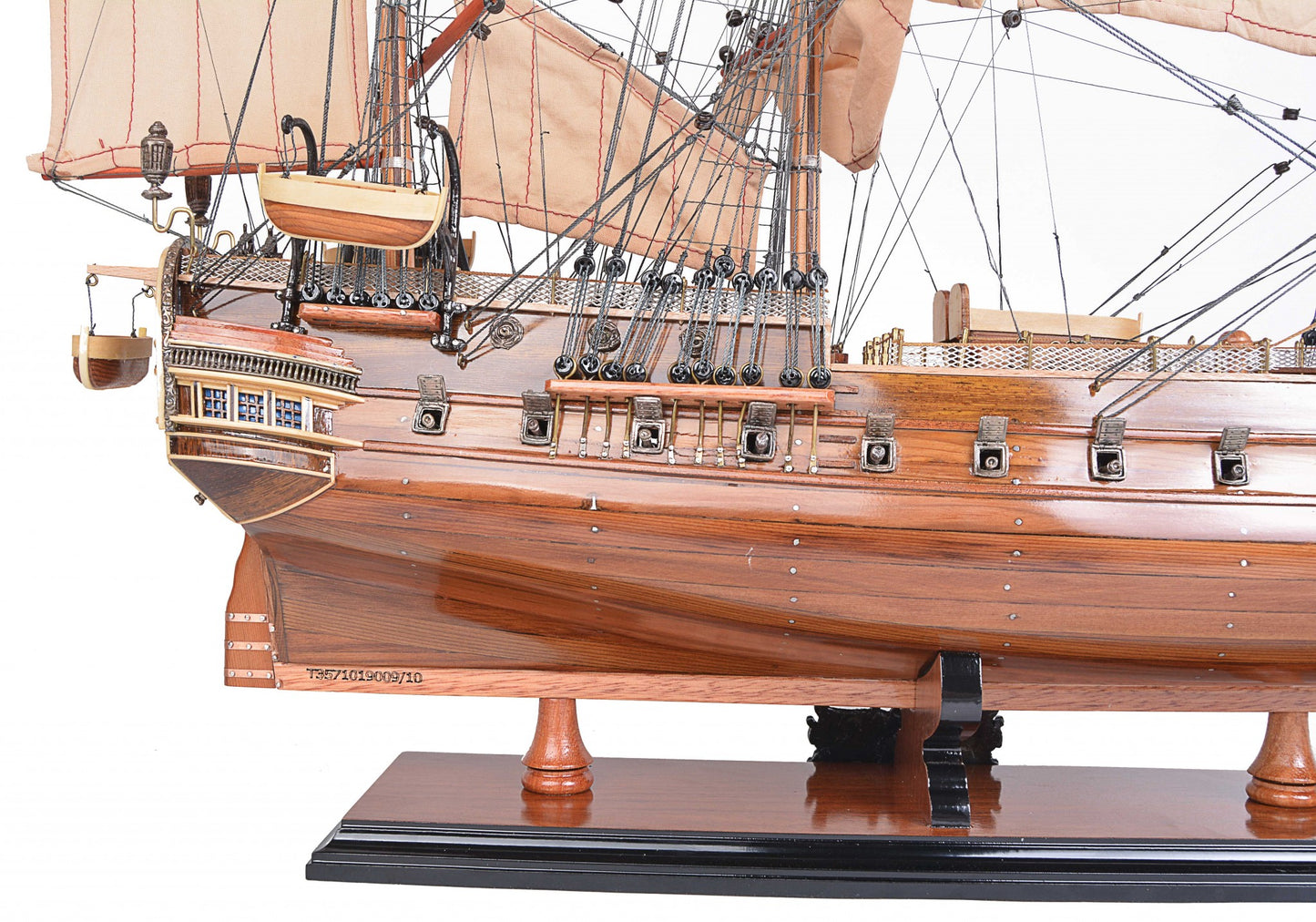 8.25" X 27.5" X 26.75" Hms Surprise