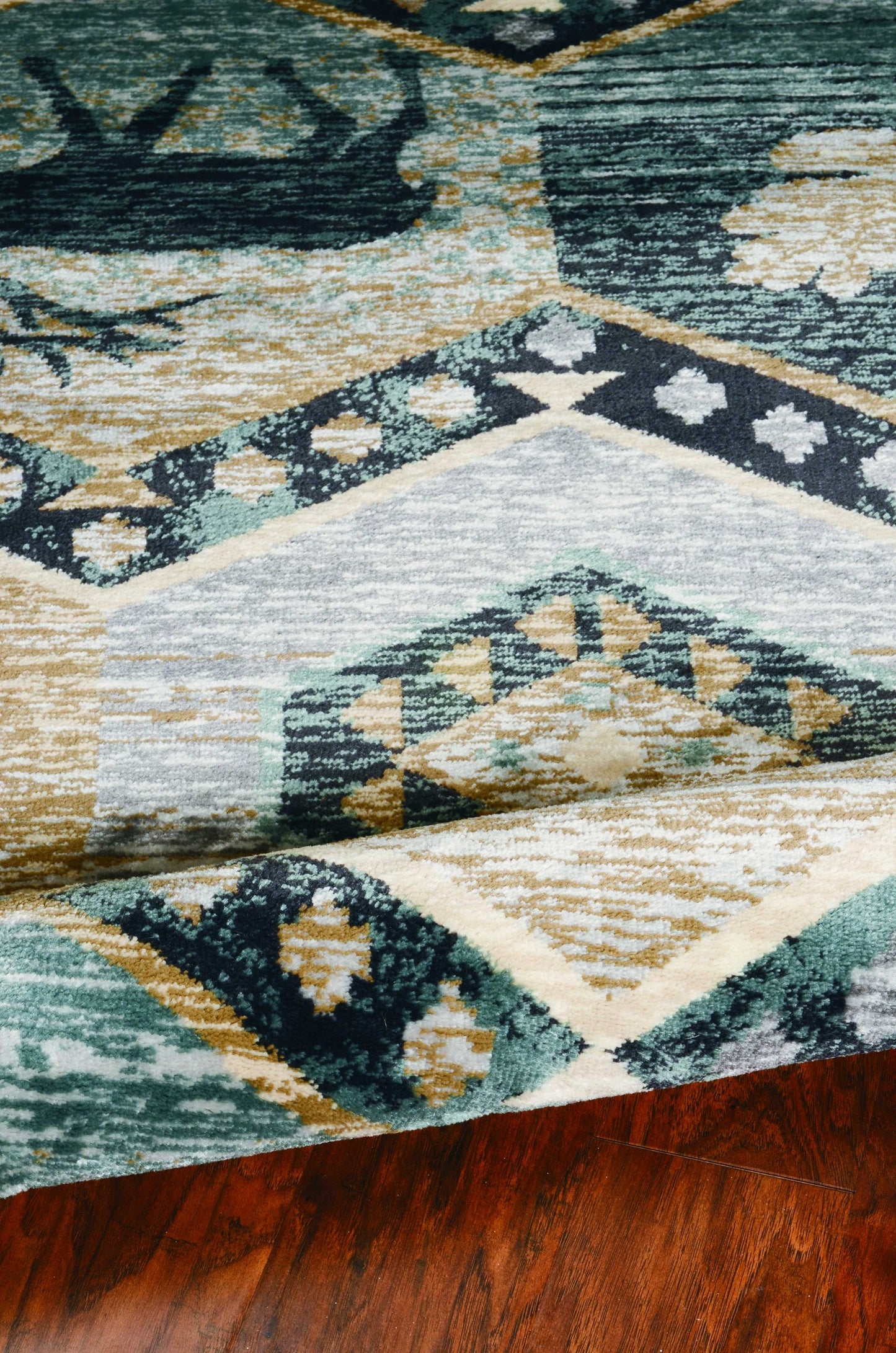 5' X 8' Seafoam Machine Woven Geometric Lodge Indoor Area Rug