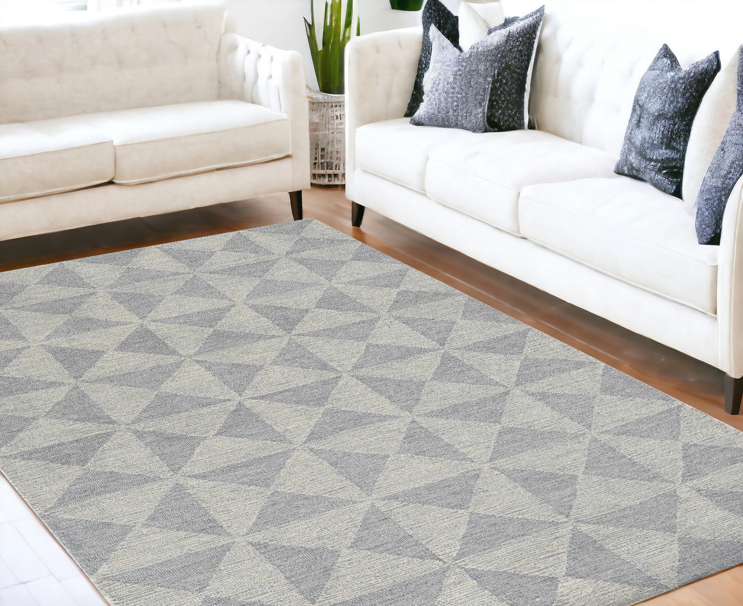 8' X 11' Ivory Hand Tufted Space Dyed Geometric Indoor Area Rug