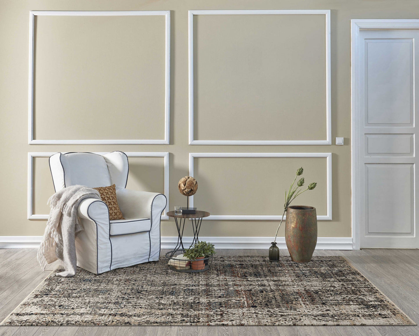 4' X 6' Gray And Tan Oriental Distressed Area Rug