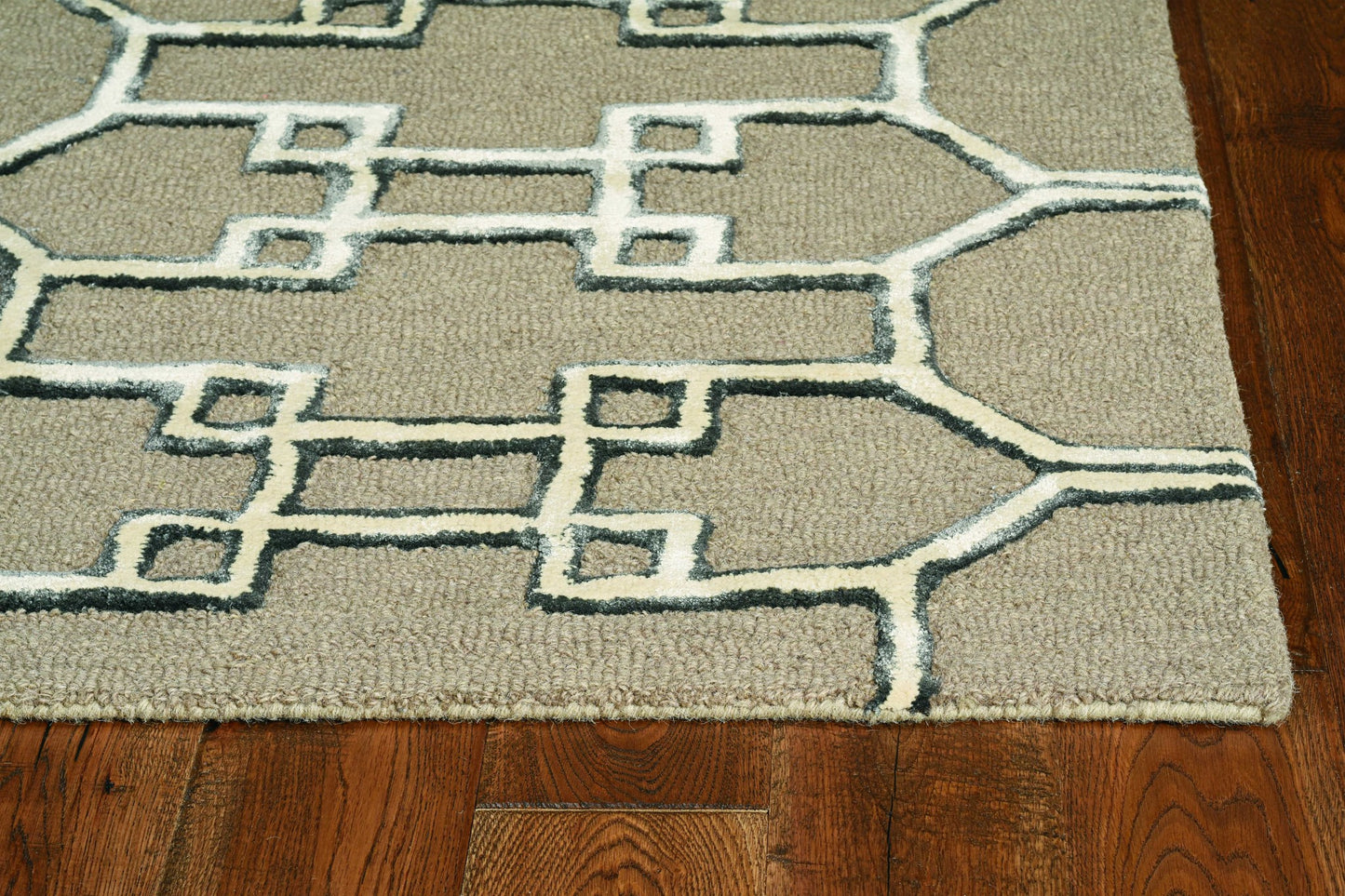 115' Brown and Ivory Wool Trellis Hand Tufted Area Rug