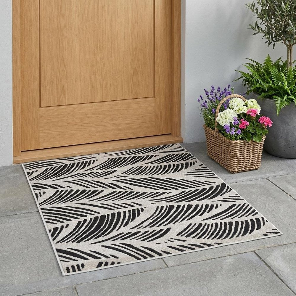 5' X 8' Black And White Abstract Indoor Outdoor Area Rug