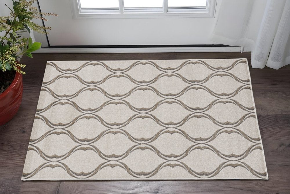 5' X 8' Sand And Green Ogee Area Rug