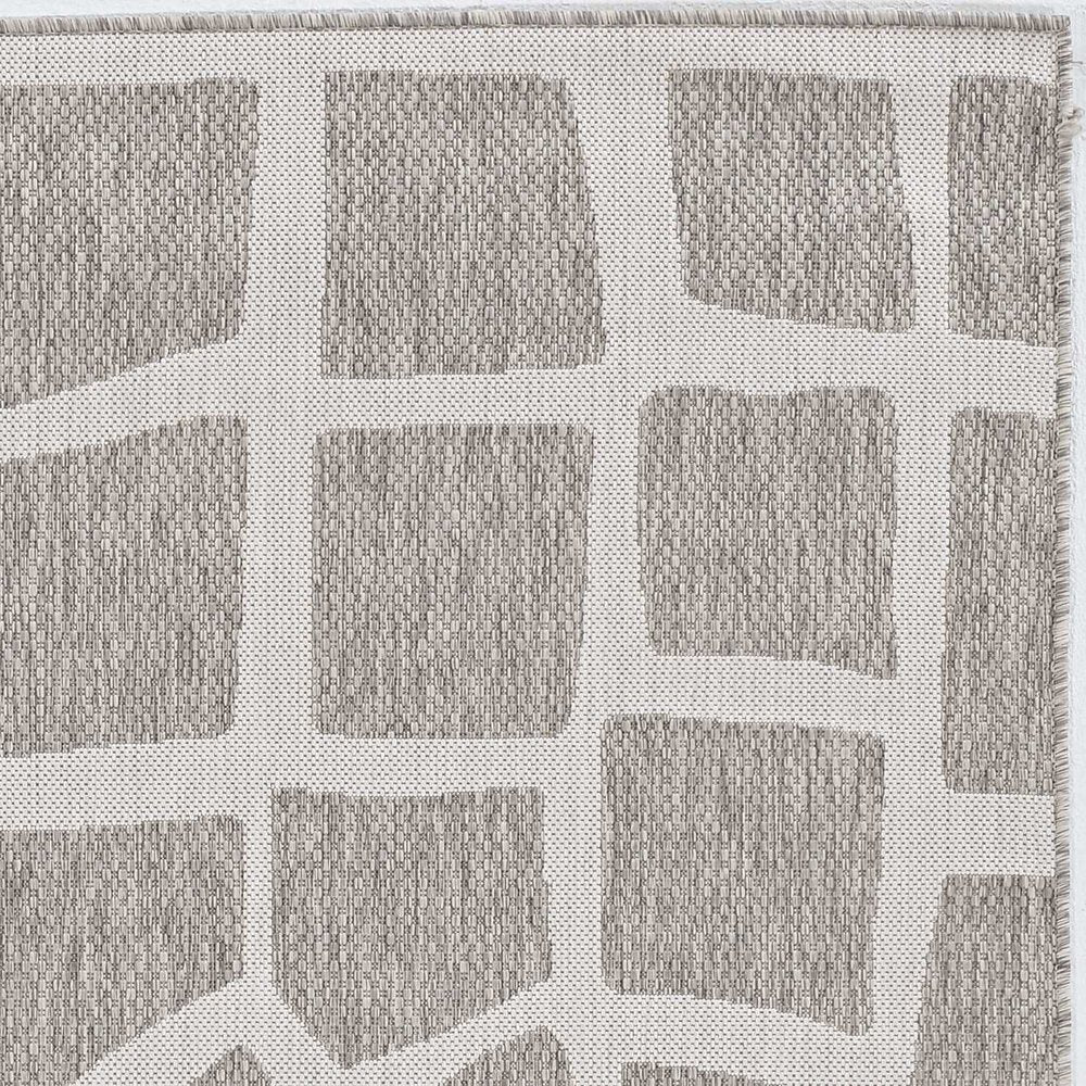 8' X 11' Gray And Ivory Cobblestone Area Rug
