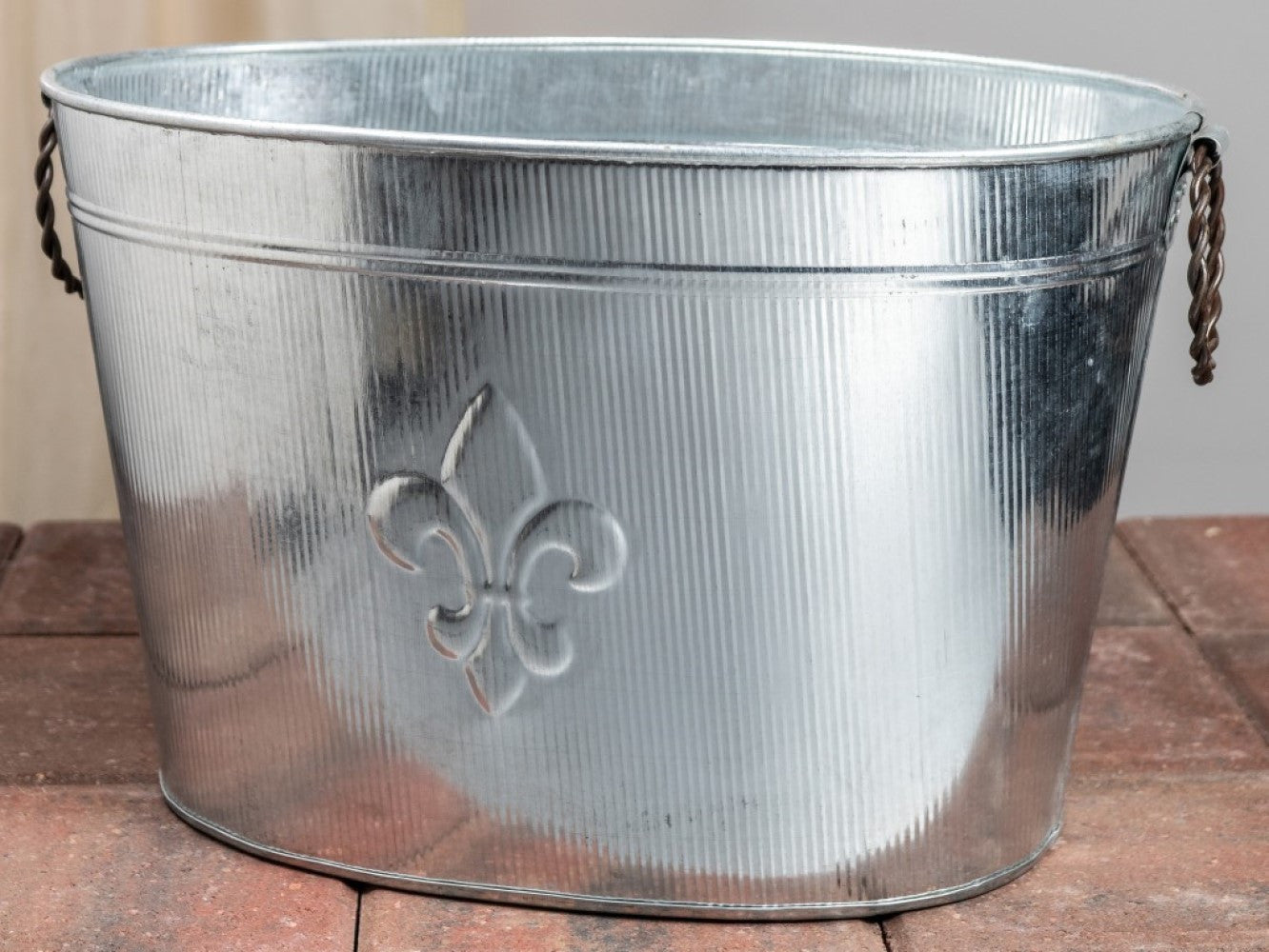 Oval Silver Ribbed Fleur De Lis Beverage Tub