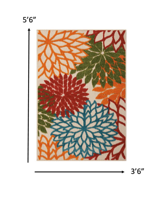 4' X 6' Green And Ivory Floral Indoor Outdoor Area Rug