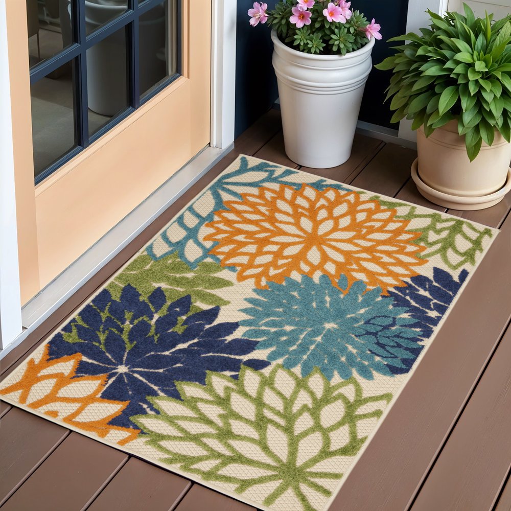 4' X 6' Ivory And Blue Floral Indoor Outdoor Area Rug