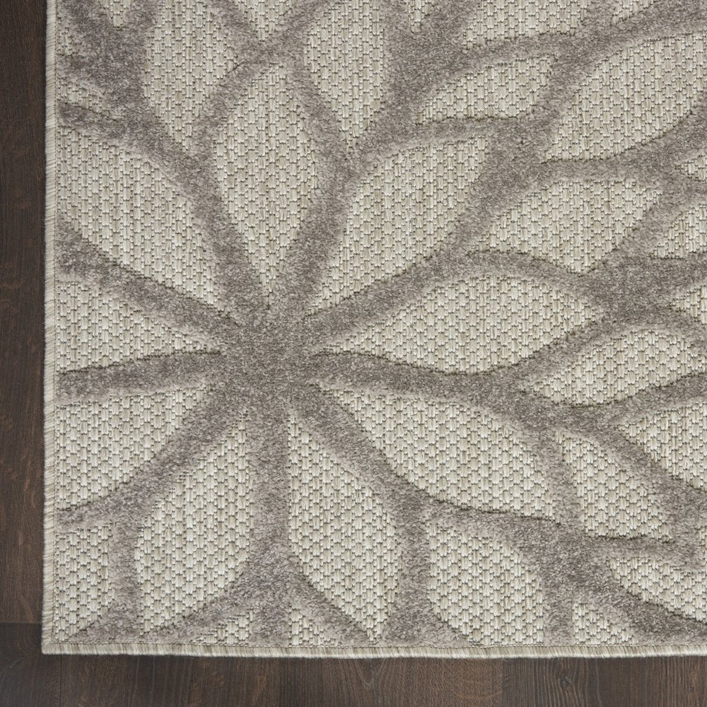 5' X 8' Gray Floral Indoor Outdoor Area Rug