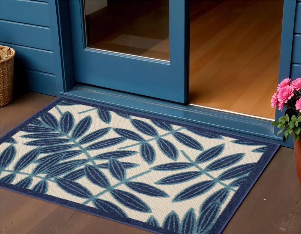 5' X 5' Blue And Ivory Round Floral Indoor Outdoor Area Rug