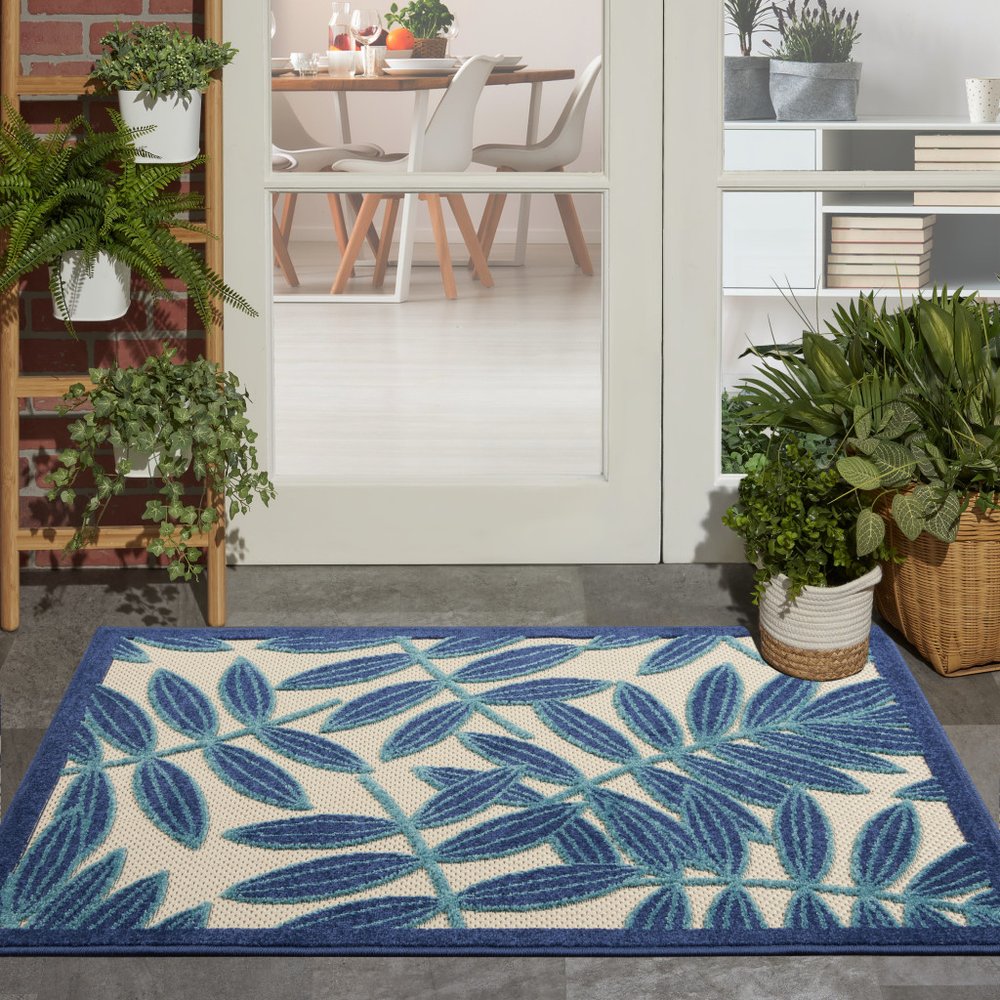 5' X 5' Blue And Ivory Round Floral Indoor Outdoor Area Rug