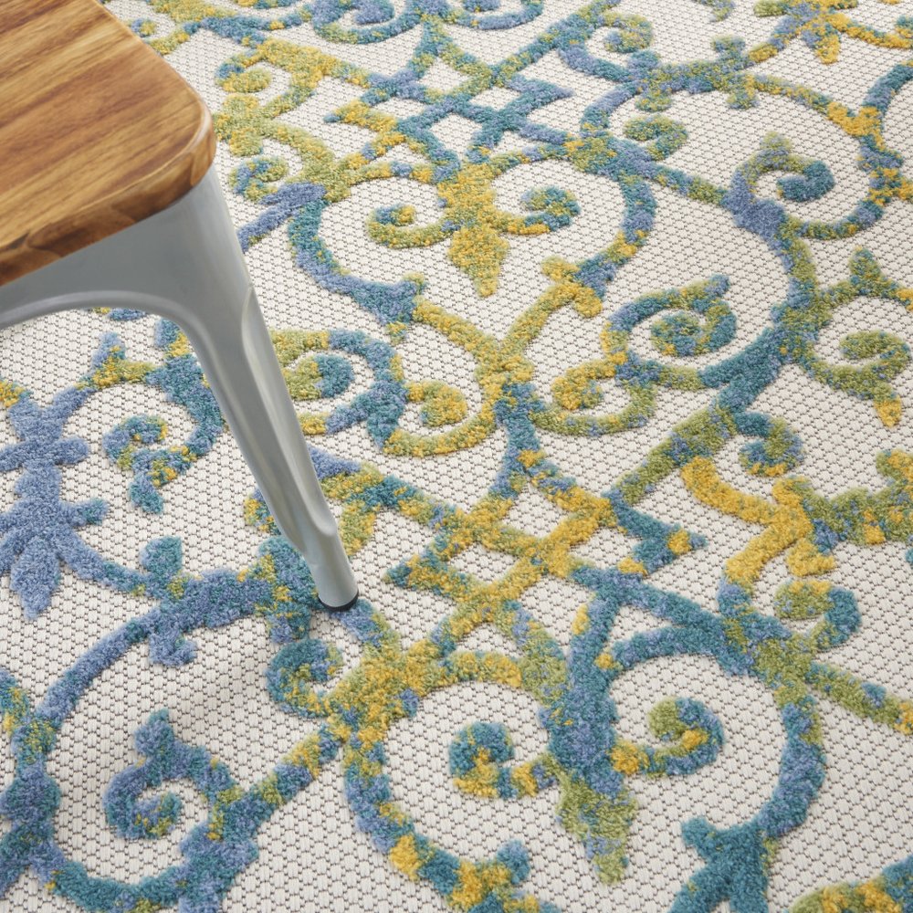 4' Ivory And Blue Round Indoor Outdoor Area Rug