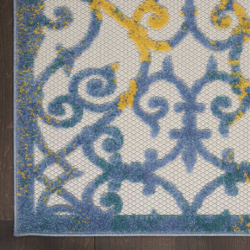 4' Ivory And Blue Round Indoor Outdoor Area Rug