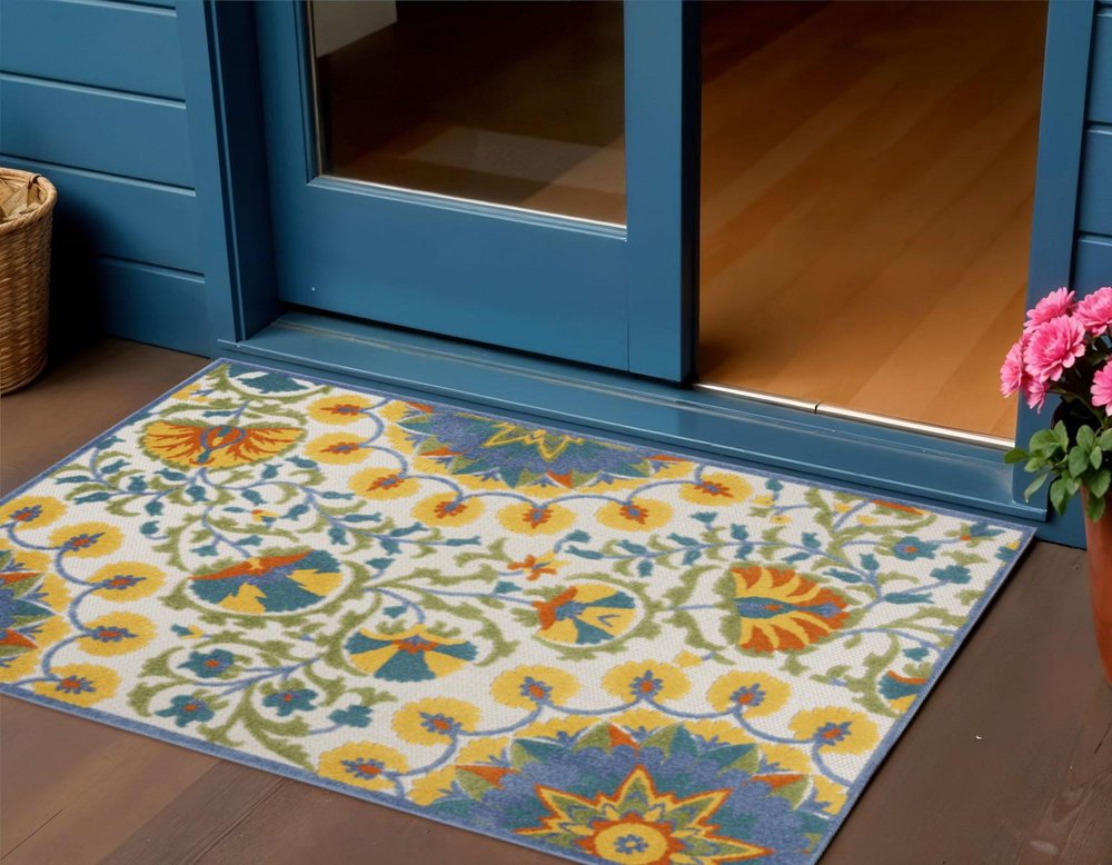 4' Ivory And Blue Round Floral Indoor Outdoor Area Rug