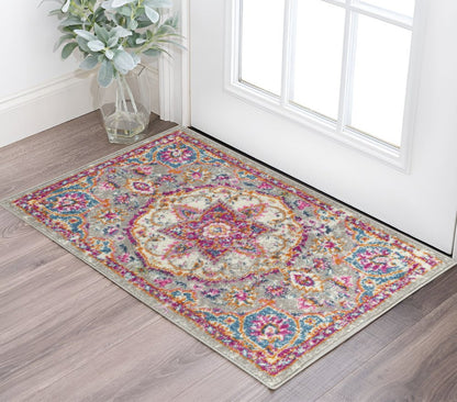 4' X 6' Gray And Ivory Medallion Area Rug