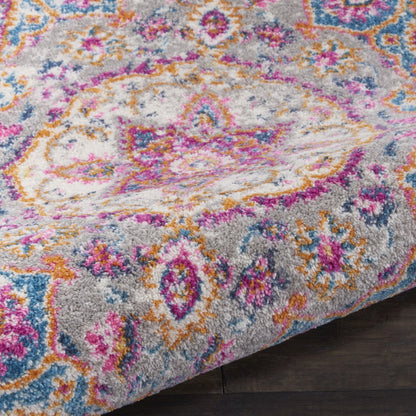 7' X 10' Gray And Ivory Medallion Area Rug