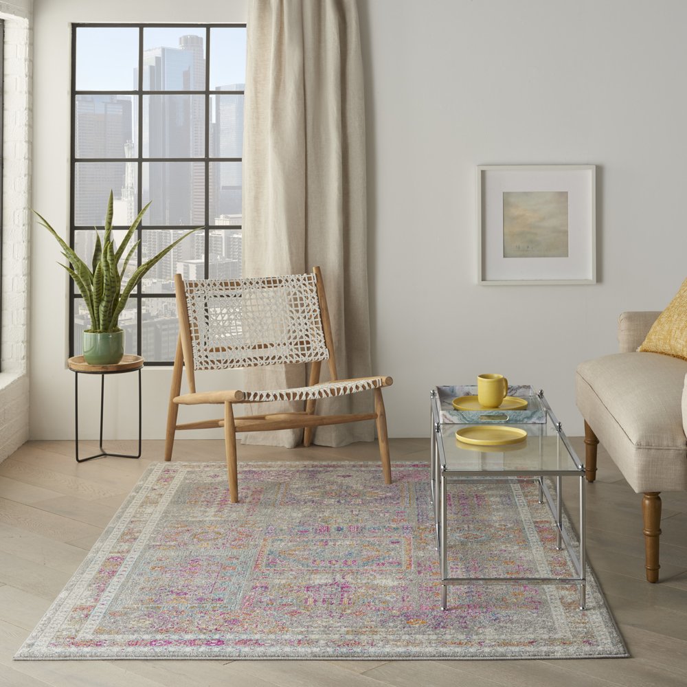 5' X 7' Gray And Ivory Abstract Distressed Area Rug