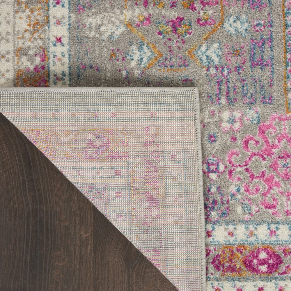 5' X 7' Gray And Ivory Abstract Distressed Area Rug