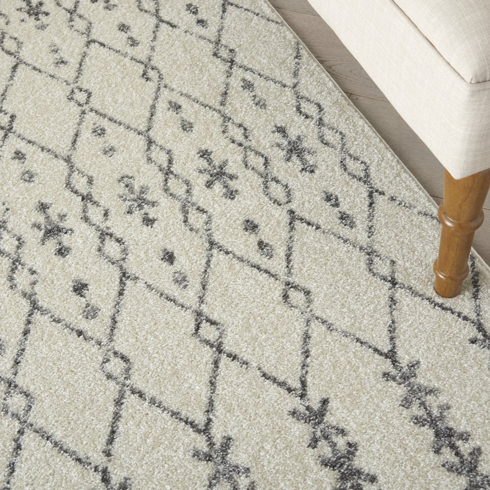 8' X 10' Gray And Ivory Geometric Distressed Area Rug