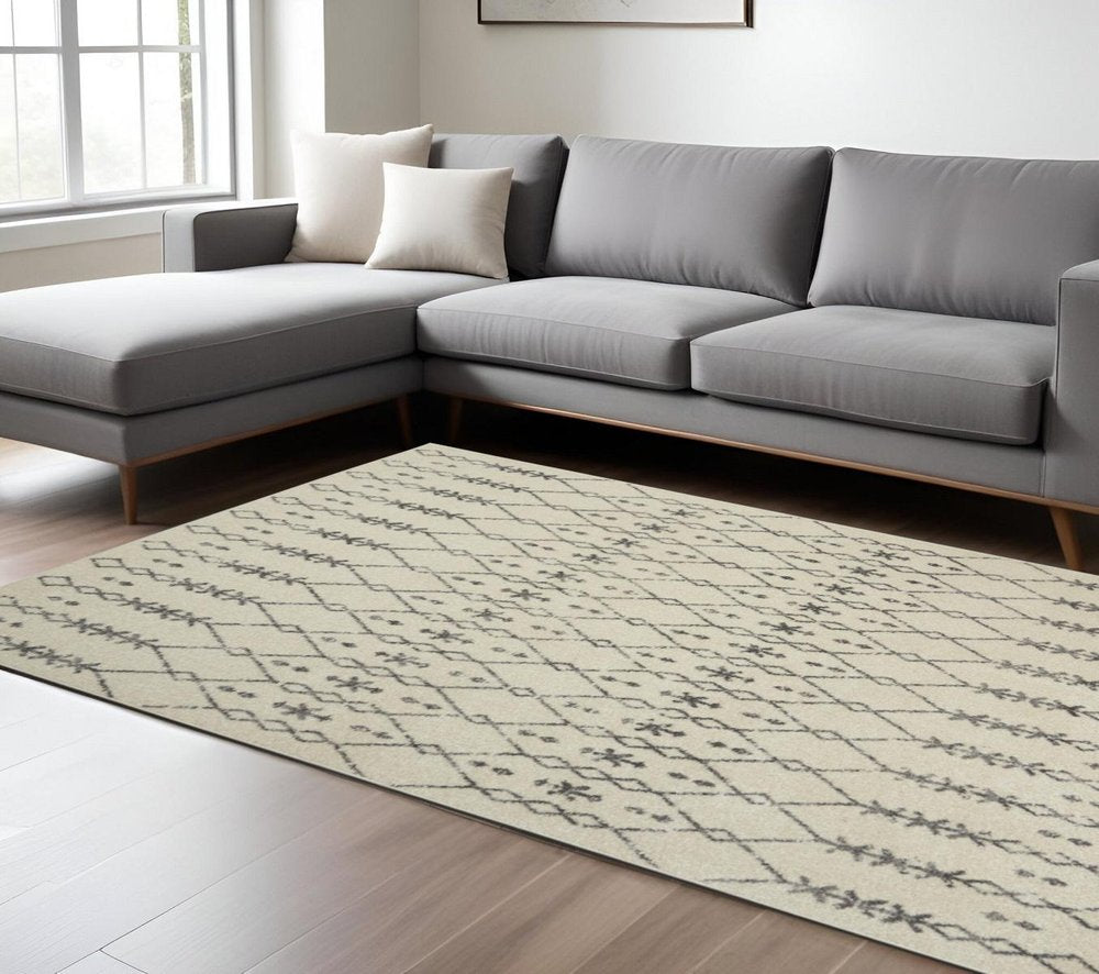 8' X 10' Gray And Ivory Geometric Distressed Area Rug