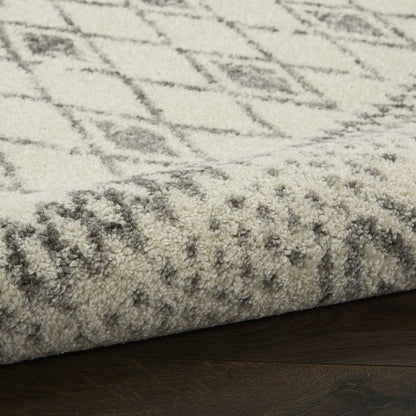 5' X 7' Gray And Ivory Geometric Area Rug