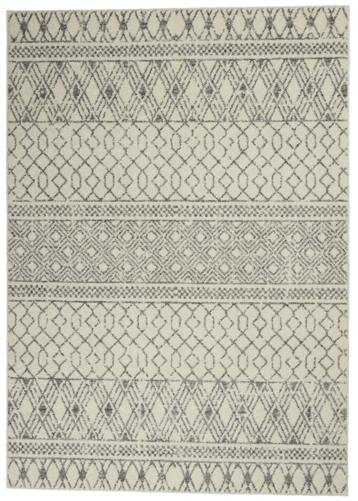5' X 7' Gray And Ivory Geometric Area Rug