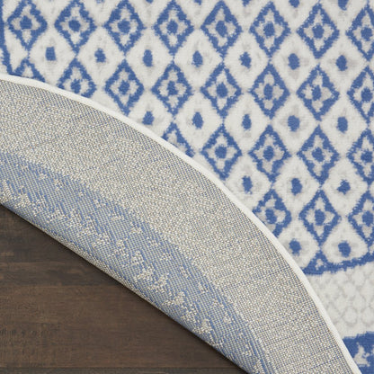 5' X 7' Ivory And Blue Ombre Distressed Area Rug
