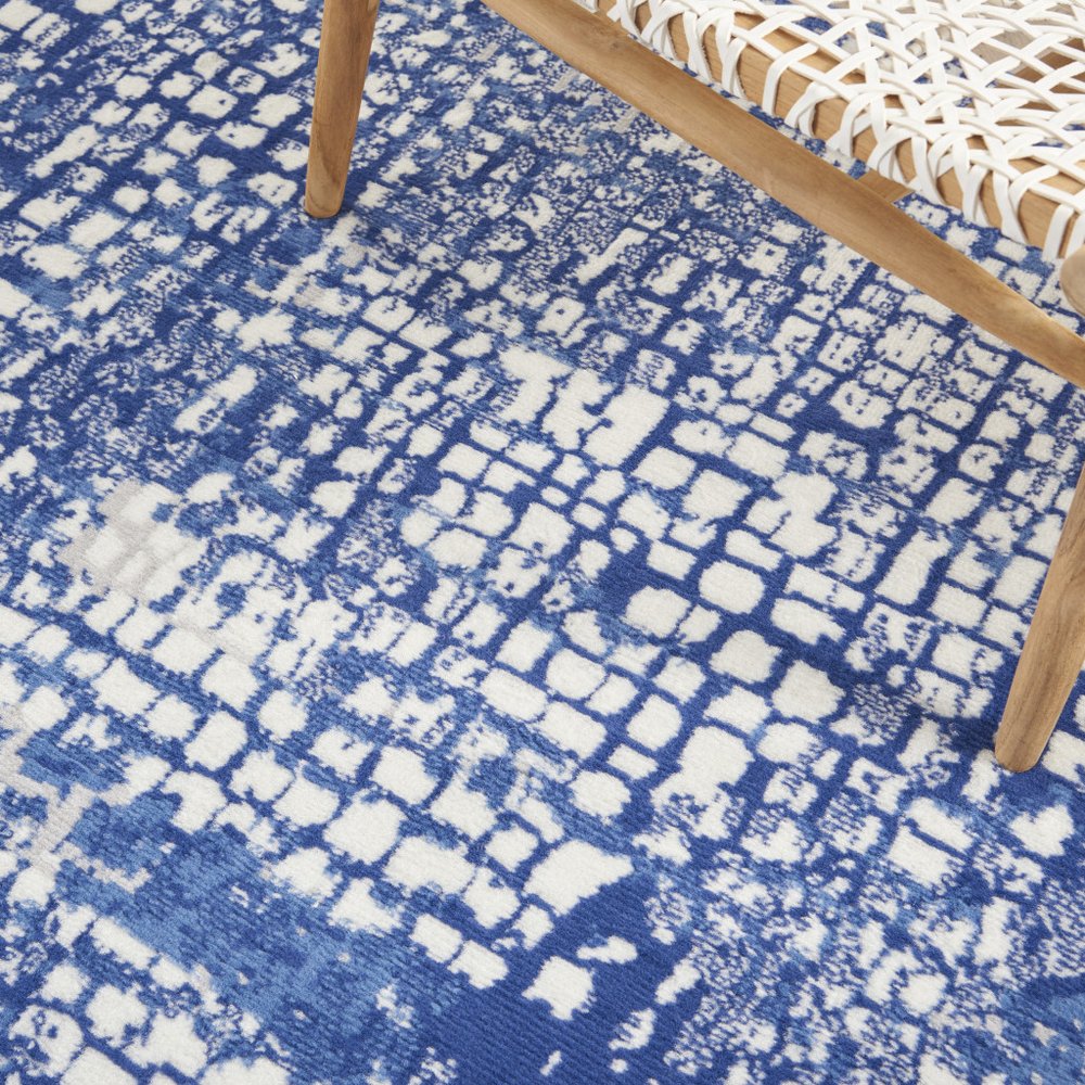 4' X 6' Ivory And Blue Geometric Area Rug