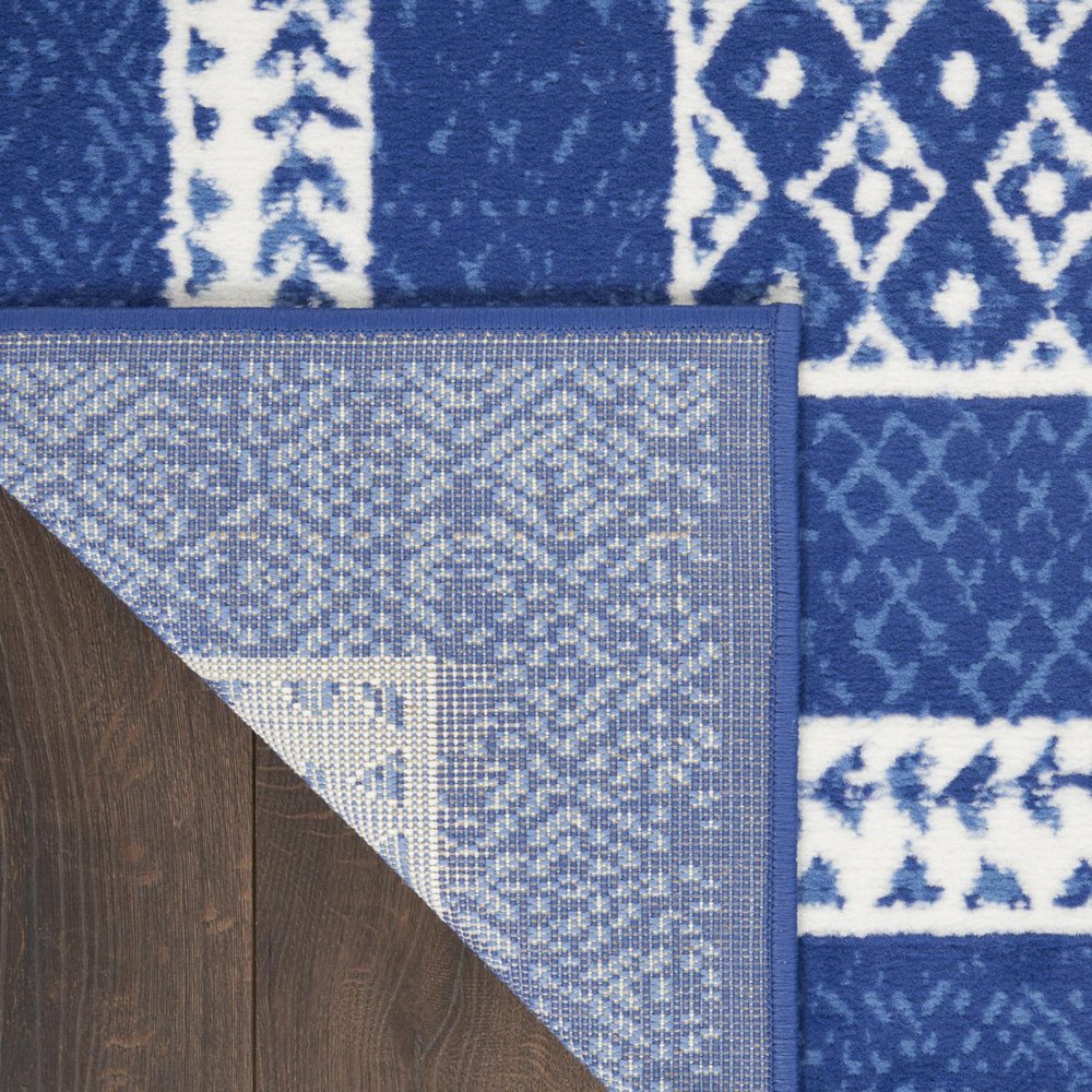 5' X 7' Blue And White Geometric Area Rug