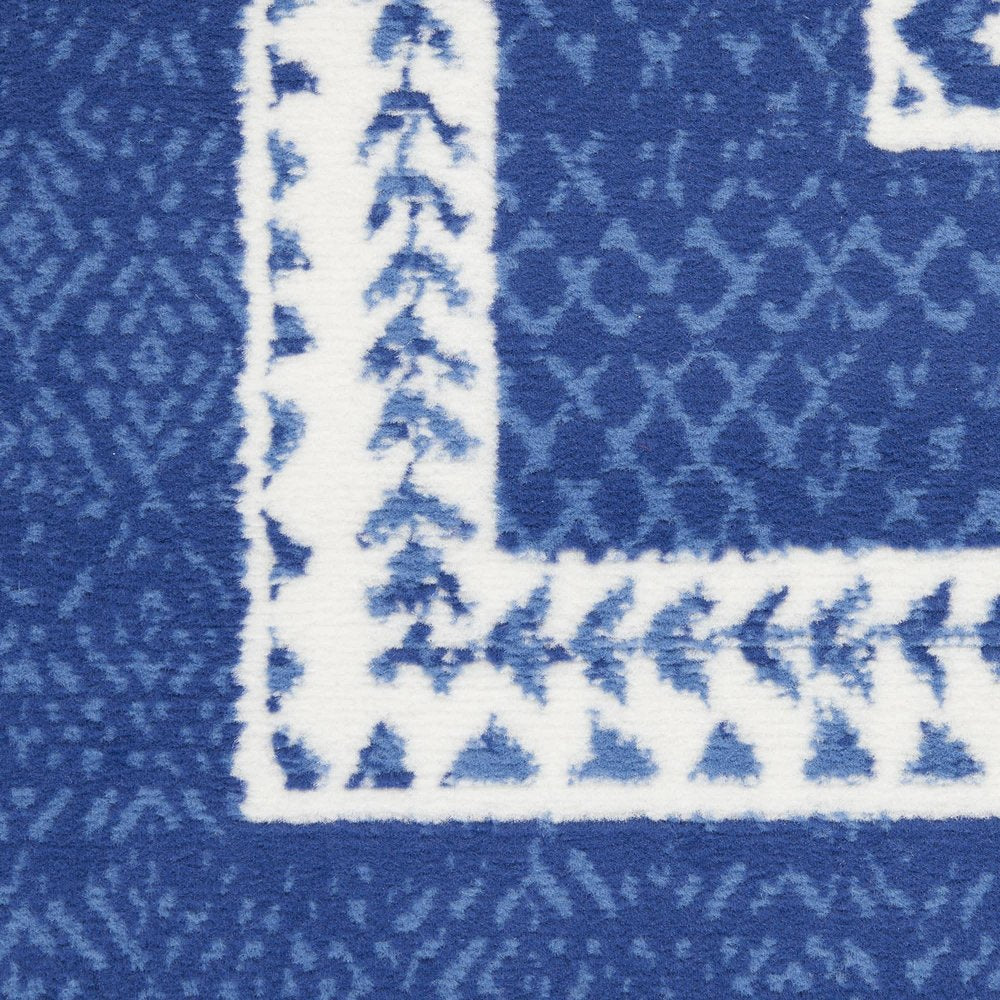 4' X 6' Blue And White Geometric Area Rug