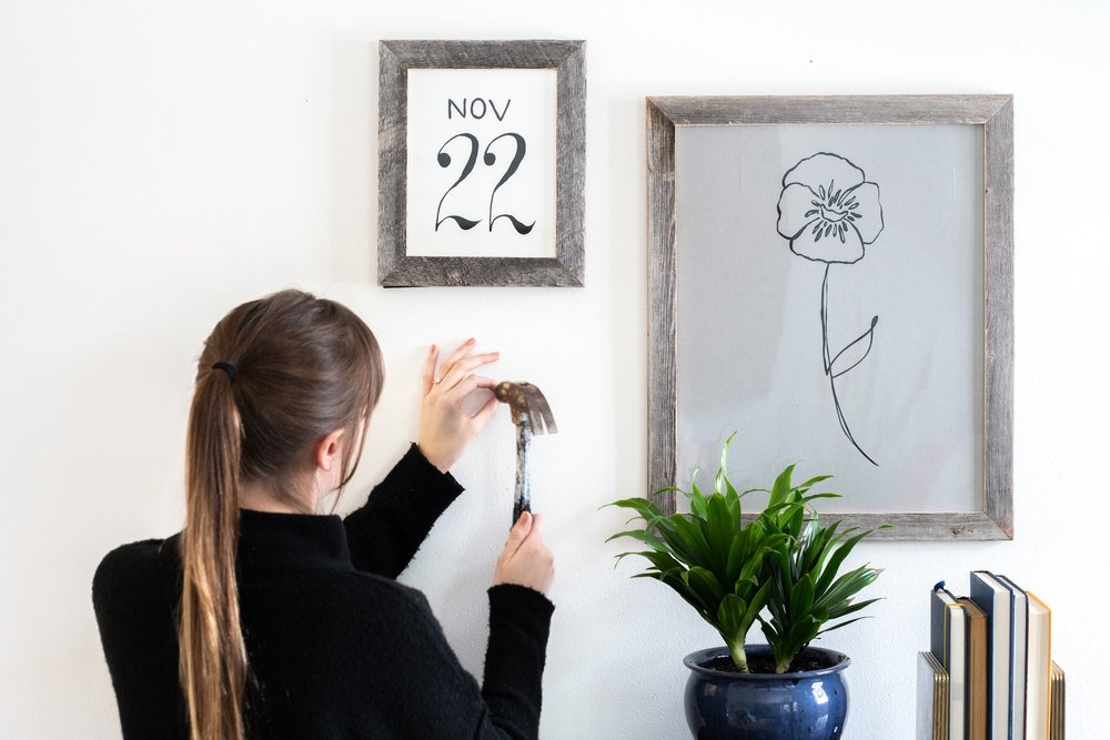 20" x 28" Gray Solid Wood Hanging Picture Frame