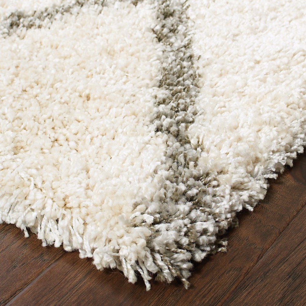 8' X 11' Ivory And Gray Geometric Lattice Area Rug