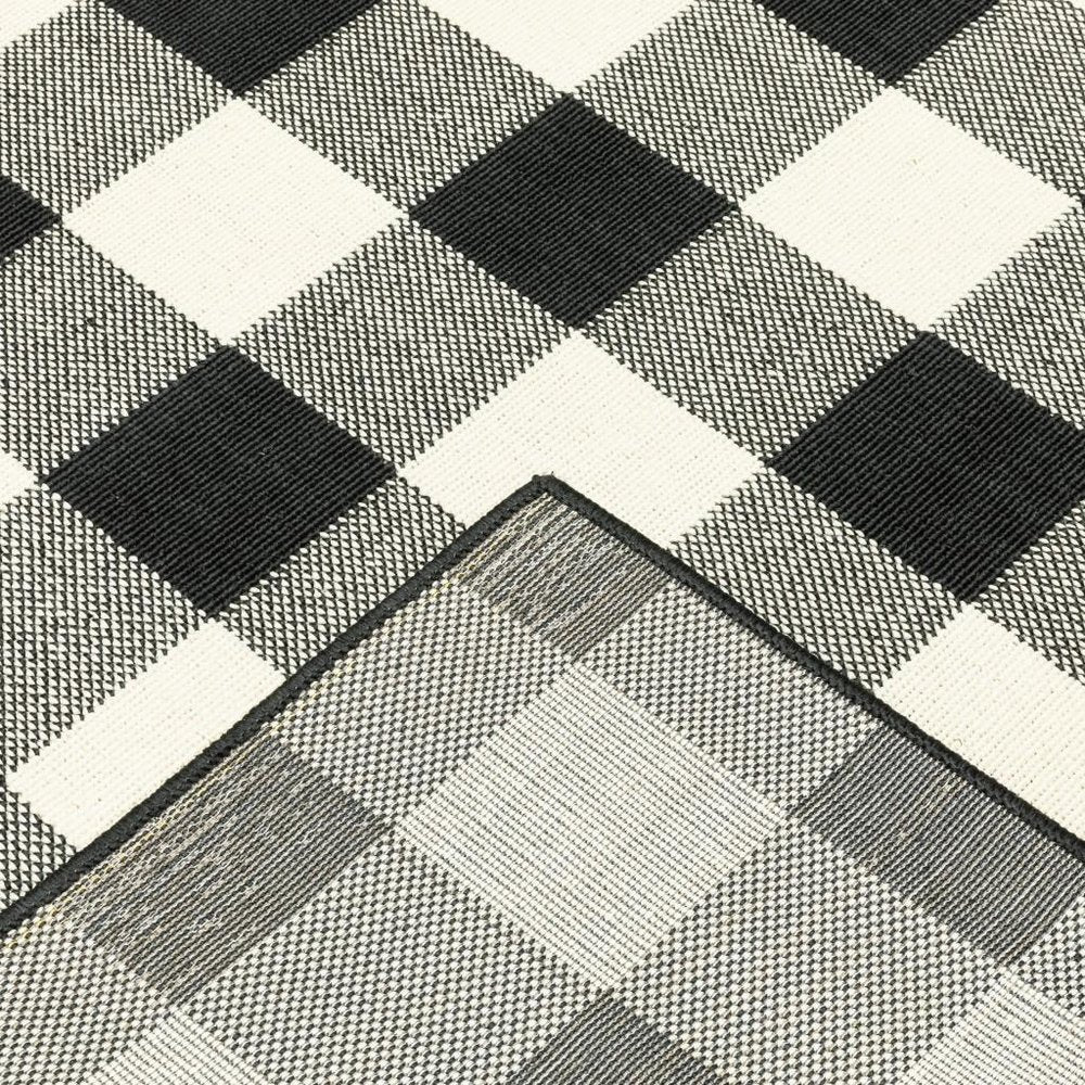 8' Black And Ivory Indoor Outdoor Runner Rug