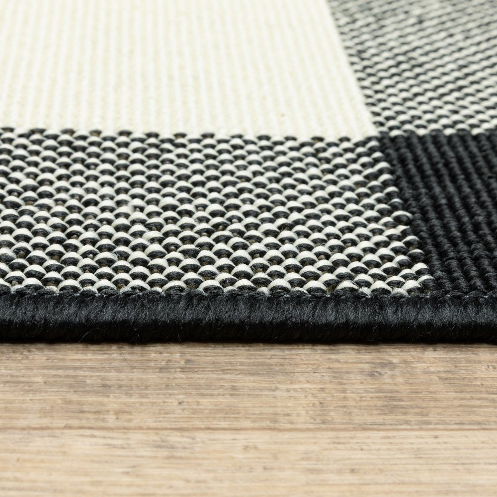 8' Black And Ivory Indoor Outdoor Runner Rug