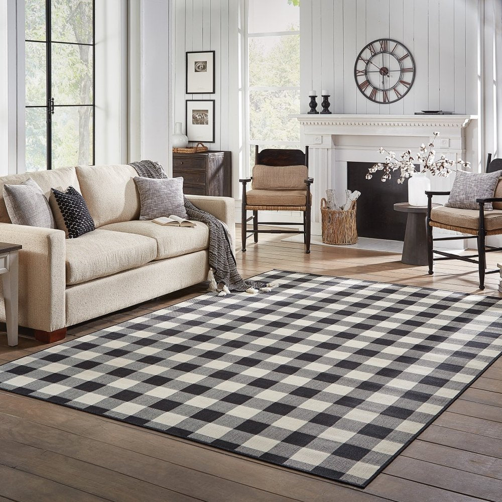 8' Black And Ivory Indoor Outdoor Runner Rug