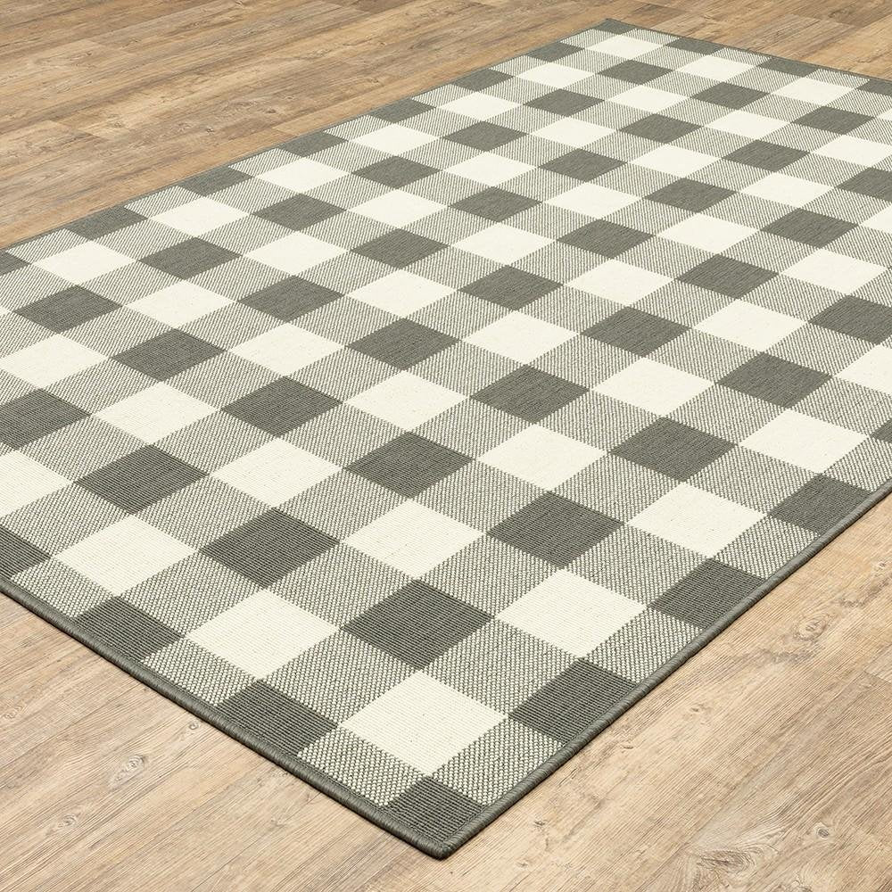 4' X 6' Gray and Ivory Indoor Outdoor Area Rug