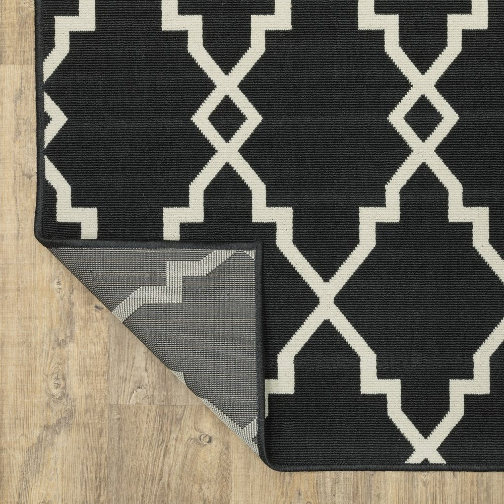 8' Black And Ivory Indoor Outdoor Runner Rug