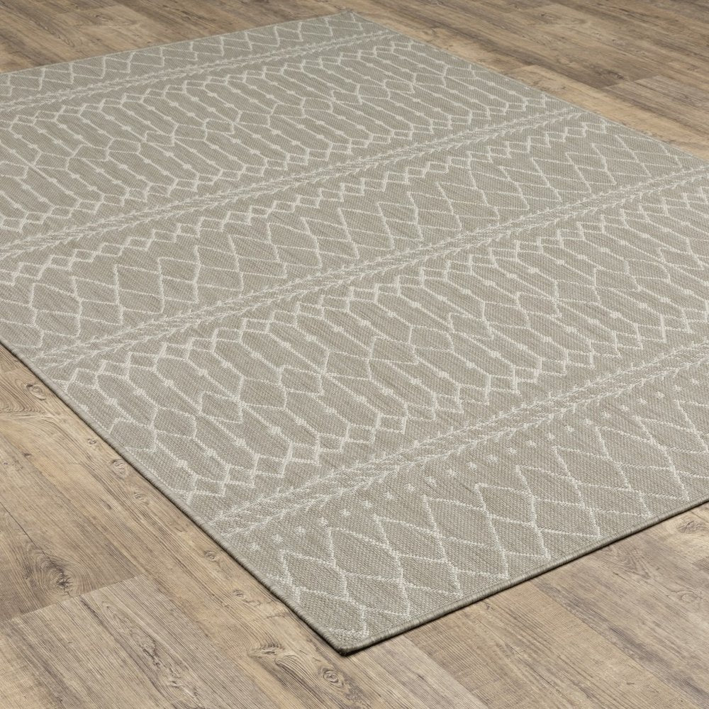 10' X 13' Gray And Ivory Indoor Outdoor Area Rug