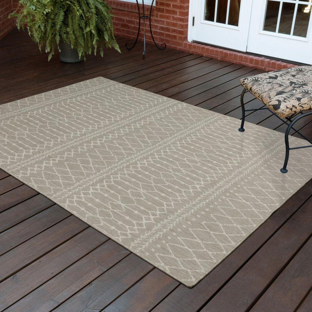 10' X 13' Gray And Ivory Indoor Outdoor Area Rug