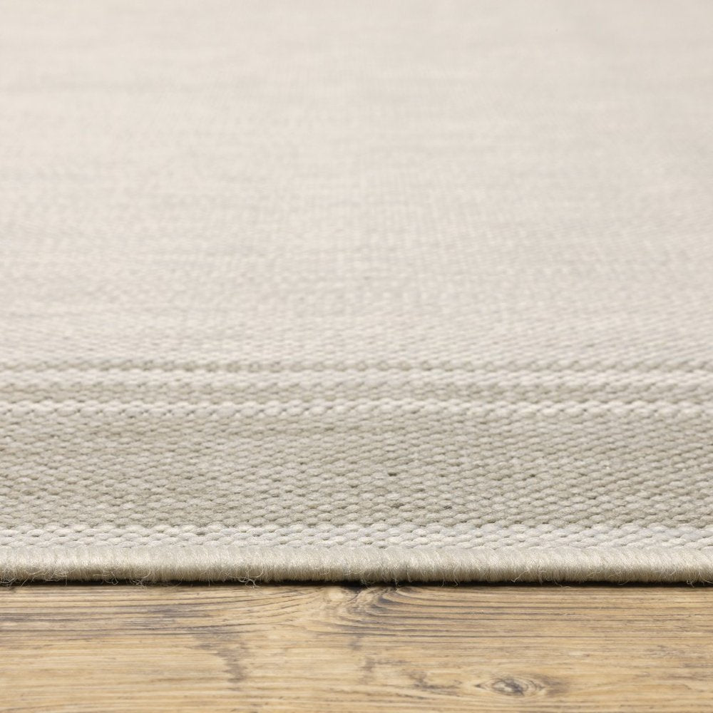 8' X 10' Gray And Ivory Indoor Outdoor Area Rug