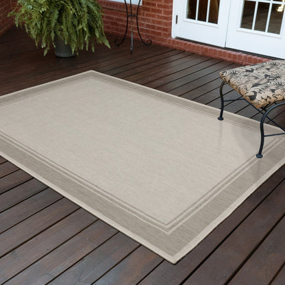 8' X 10' Gray And Ivory Indoor Outdoor Area Rug