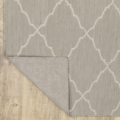 7' X 9' Gray And Ivory Indoor Outdoor Area Rug