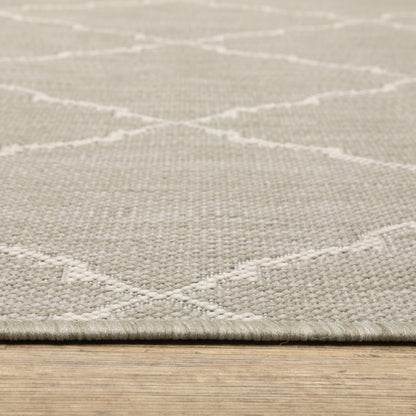 7' X 9' Gray And Ivory Indoor Outdoor Area Rug