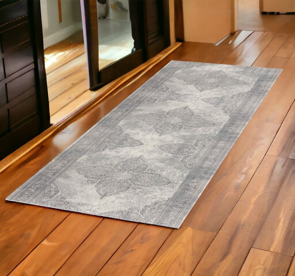 2' X 4' Gray Distressed Medallion Area Rug