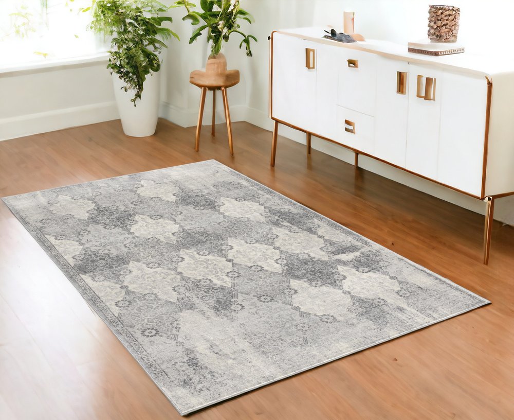 4' X 6' Gray Distressed Trellis Pattern Area Rug
